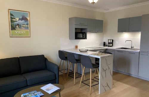 Vieux Vichy Apartamento | Appartement cosy au cœur de Vichy, proche thermes et commerces, tout inclus, idéal 2 pers. + options - FR-1-489-364