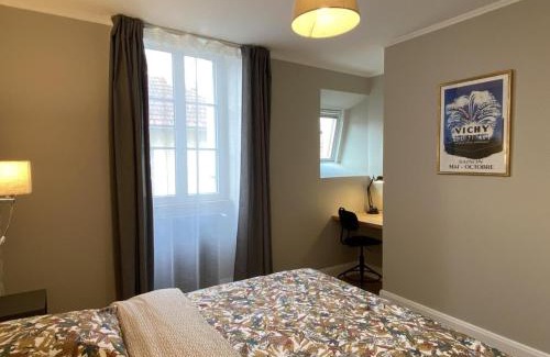 Vieux Vichy Apartamento | Appartement cosy au cœur de Vichy, proche thermes et commerces, tout inclus, idéal 2 pers. + options - FR-1-489-364