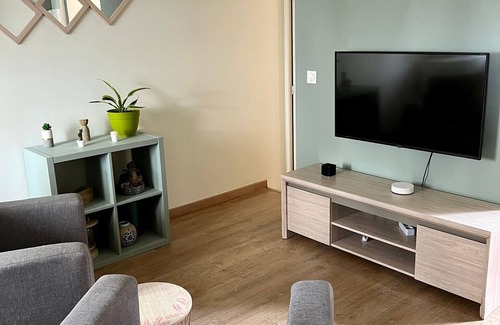 Stains Apartamento | Appartement Cosy Bien Situé. Maison Verte