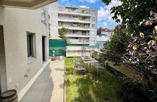 Suresnes Apartamento | Appartement Cosy & Terrasse aux Portes de Paris