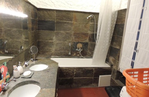 La Real Apartamento | Appartement cosy, wifi et parking.