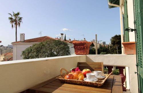 Riou - Petit Juas - Av de Grasse Apartamento | Appartement Cottage Reine