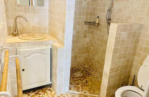 Le Revest-les-Eaux Apartamento | Appartement dans un coin de paradis avec piscine