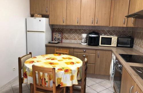 Les Mayons Apartamento | Appartement dans grande maison privé climatisé