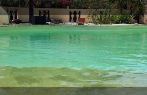 Rognac Apartamento | Appartement Dans Propriété au Calme Avec Piscine