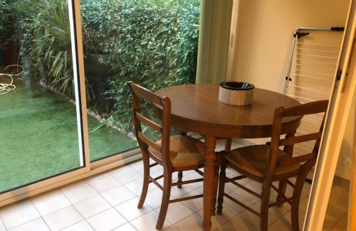 Aiguelongue Apartamento | Appartement dans quartier calme avec petit jardin