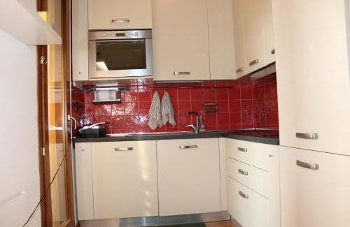 Cogoleto Apartamento | Appartement Dans un Terrain de Golf, 5 min de la mer en Voiture, Parking Gratuit