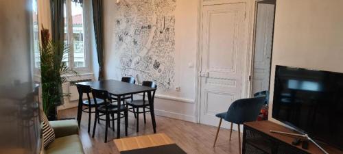 Voltaire - Saint Amour Apartamento | Appartement deux chambres - Garibaldi