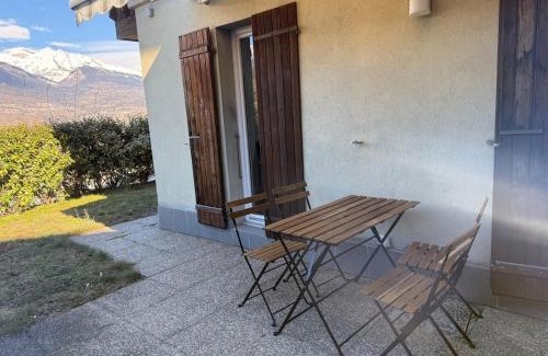 Salins Apartamento | Appartement entier avec terrasse et jardin
