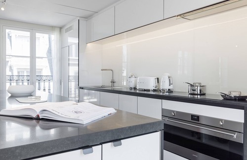 8th Arrondissement Apartamento | Appartement Exclusif et Luxueux à 300m des Champs Elysées!