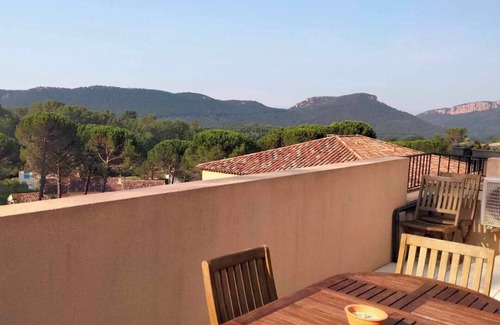Bagnols-en-Foret Apartamento | APPARTEMENT