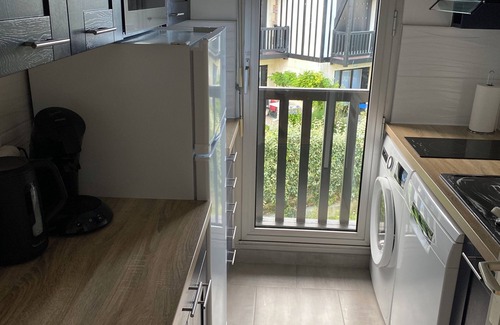 Blonville-sur-Mer Apartamento | Appartement in Center of Blonville sur Mer for 4 (could do 5) near the Beach