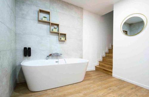 Francheville Le Bas Apartamento | Appartement jacuzzi hammam