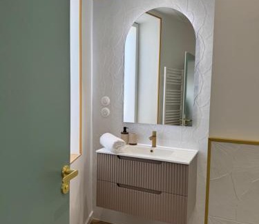 Moulins Apartamento | Appartement Le rêve de Gaïa Climatisation et Wifi