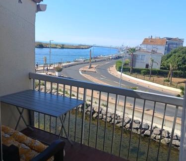 Valras-Plage Apartamento | Appartement les flots bleues