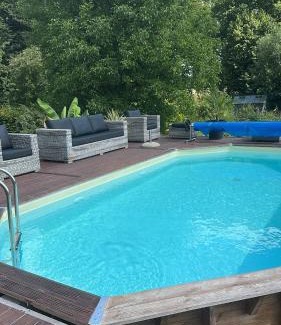 Autre Eglise Casa | Appartement lumineux et chaleureux avec piscine estivale