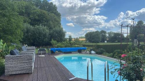 Autre Eglise Casa | Appartement lumineux et chaleureux avec piscine estivale