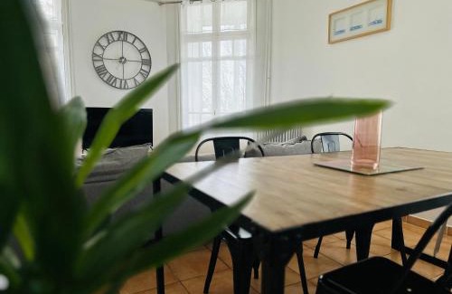 Saint-Martin Apartamento | Appartement Lumineux et Spacieux 2 Chambres avec Parking Gratuit dans la Rue