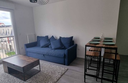 Chelles Apartamento | Appartement Lumineux Proche Paris