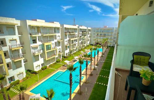 Bouznika Apartamento | Appartement lumineux vue sur piscine, 4 min de la Plage