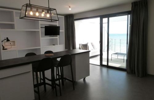 La Tranche-sur-Mer Apartamento | Appartement luxe 4 pers, bord de mer, balcon, piscine, animaux admis, parking, WiFi - FR-1-194-196