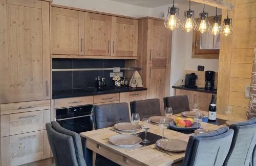 Les Saisies Apartamento | Appartement luxueux 3 pièces, spa privé, skis aux pieds - FR-1-810-21