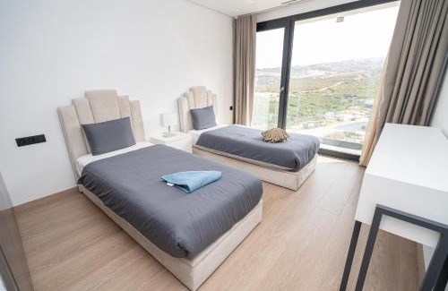 Malabata Apartamento | Appartement luxueux avec piscine - Malabata Hills - Proche de la plage et du célèbre parc Villa Harris - AC, WIFI, IPTV