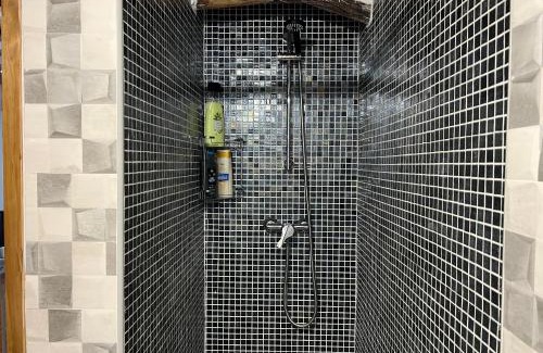 Polopos Apartamento | Appartement met airco en dakterras met zicht op zee en bergen