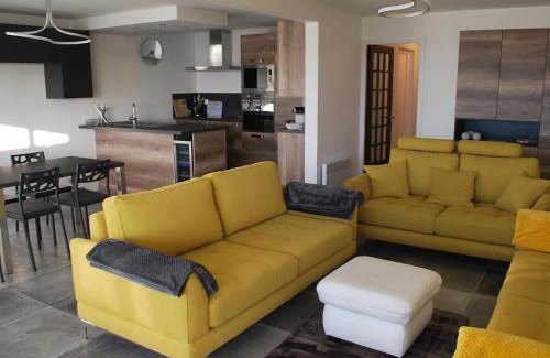 Fort-Mahon-Plage Apartamento | Appartement Moderne 2 Chambres, Cabine, Balcon, Cuisine Équipée, Plage Proche - FR-1-482-28