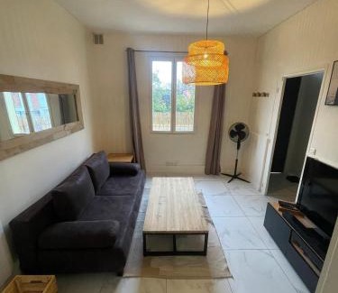 Bagnolet Apartamento | Appartement moderne à Bagnolet, 60 m² avec Jacuzzi