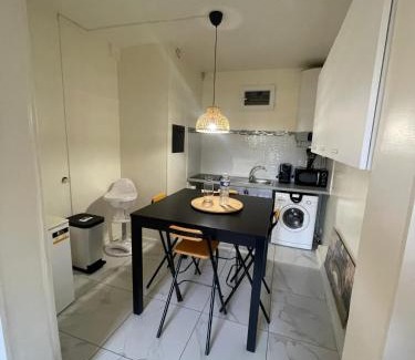 Bagnolet Apartamento | Appartement moderne à Bagnolet, 60 m² avec Jacuzzi