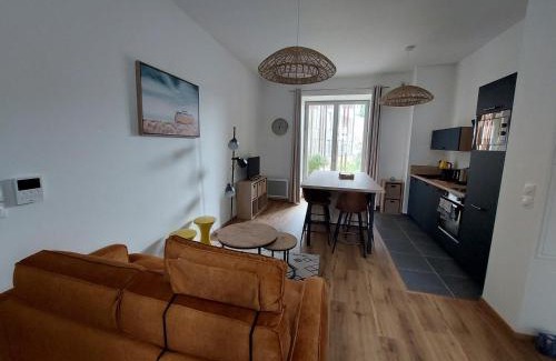 Le Palais Apartamento | Appartement moderne avec terrasse près des plages - FR-1-418-258