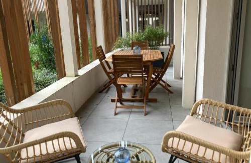 Le Palais Apartamento | Appartement moderne avec terrasse près des plages - FR-1-418-258