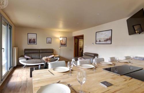 Saint-Chamond Apartamento | Appartement Moderne avec Balcon, Parking Privé et Espace Bien-Être à Saint-Chamond - FR-1-496-269