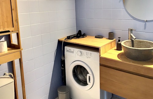 Longueuil Apartamento | APPARTEMENT MODERNE MEUBLÉ 2 CHAMBRES