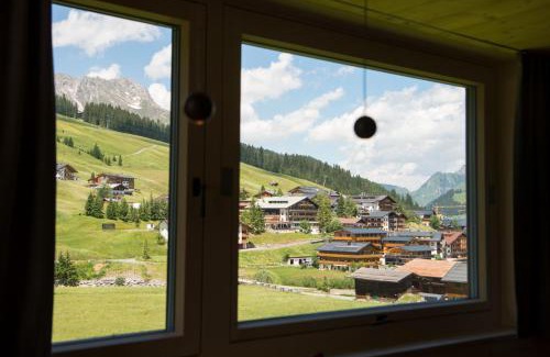 Lech am Arlberg Apartamento | Appartement Omeshorn anno 1593