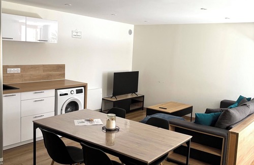 Etoile-sur-Rhone Apartamento | Appartement Plein Coeur Village