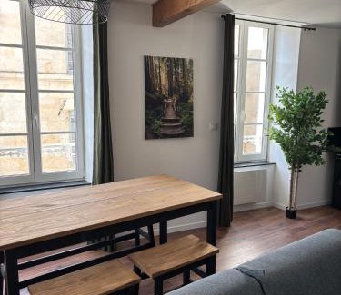 Fontenay-le-Comte Apartamento | Appartement plein coeur de ville