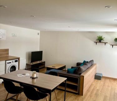 Etoile-sur-Rhone Apartamento | Appartement plein coeur village