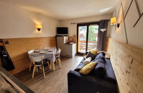 Les Gets Apartamento | Appartement rénové centre station, 3 étoiles, 4 pers, balcon, parking, Wi-Fi - FR-1-598-44