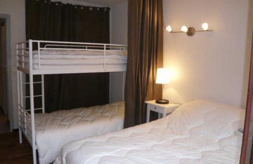 Villard-de-Lans Apartamento | Appartement rénové 43m² avec 2 balcons, parking gratuit et Wi-Fi, à Villard-de-Lans - FR-1-515-66