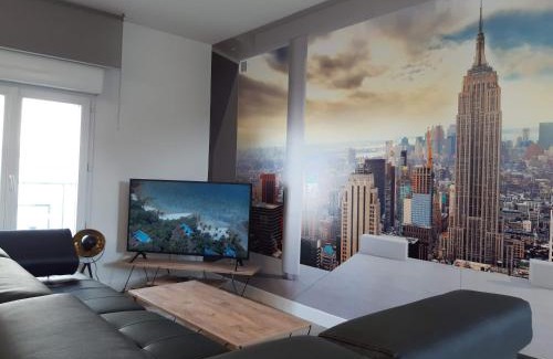La Roche-Chalais Apartamento | Appartement rénové Le New-York en centre ville - Terrasse et parking - non climatisé
