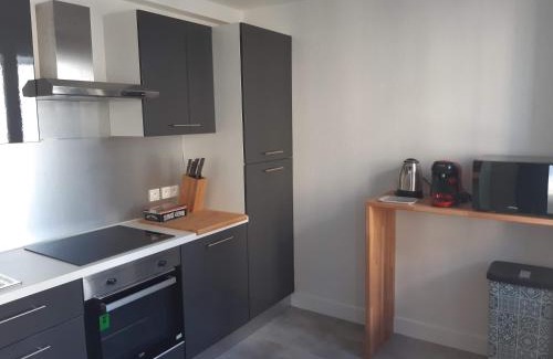La Roche-Chalais Apartamento | Appartement rénové Le New-York en centre ville - Terrasse et parking - non climatisé