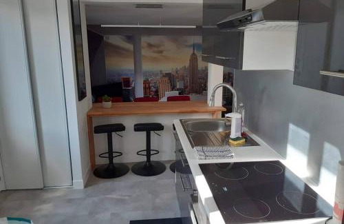 La Roche-Chalais Apartamento | Appartement rénové Le New-York en centre ville - Terrasse et parking - non climatisé
