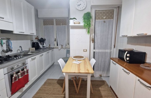 Quartu Sant'Elena Apartamento | Appartement Spacieux et Confortable, à Quelques Minutes de la Plage de la Ville
