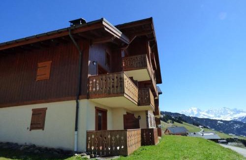 Bisanne 1500 Apartamento | Appartement skis aux pieds, 4 pièces avec mezzanine, balcon, pour 10 pers - Les Saisies - FR-1-594-198