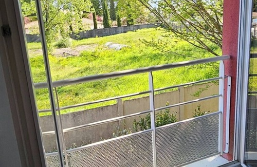 Pessac Apartamento | Appartement Solaire Duplex Avec Terrasse en Bois