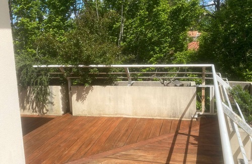 Pessac Apartamento | Appartement Solaire Duplex Avec Terrasse en Bois