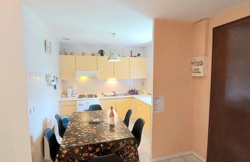 Elne Apartamento | Appartement soleil catalan 2km mer rdc 4pers 50m2 wifi 2ch large garden parking
