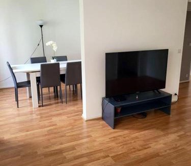 Asnieres-sur-Seine Apartamento | Appartement spacieux Asnièresa